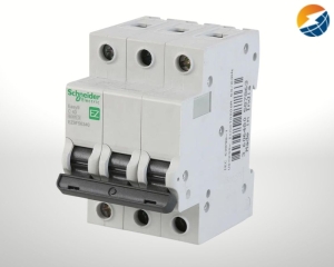 INTERRUPTOR TERMOMAGNÉTICO EASY 9 MCB 3X40A SCHNEIDER