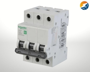 INTERRUPTOR TERMOMAGNÉTICO EASY 9 MCB 3X32A SCHNEIDER